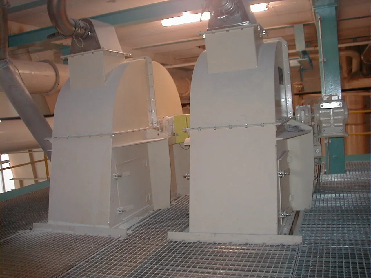 Gurtbecherwerk – Antriebskopfstation